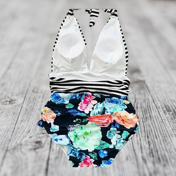 One-Piece Swimsuit V Neck Backless Halter, Medium - Picture 3 of 4